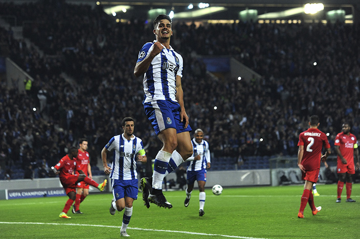 Porto's Andre Silva celebrates after scoring his side's fourth goal during a Champions League group G soccer match between FC Porto and Leicester City at the Dragao stadium in Porto, Portugal, Wednesday, Dec. 7, 2016. (AP Photo/Paulo Duarte)