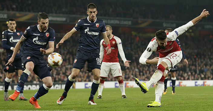 Arsenal's Olivier Giroud, right, tries to score during a Group H Europa League soccer match between Arsenal London and Red Star Belgrade at the Emirates stadium in London, Britain, Thursday, Nov. 2, 2017. (AP Photo/Tim Ireland)